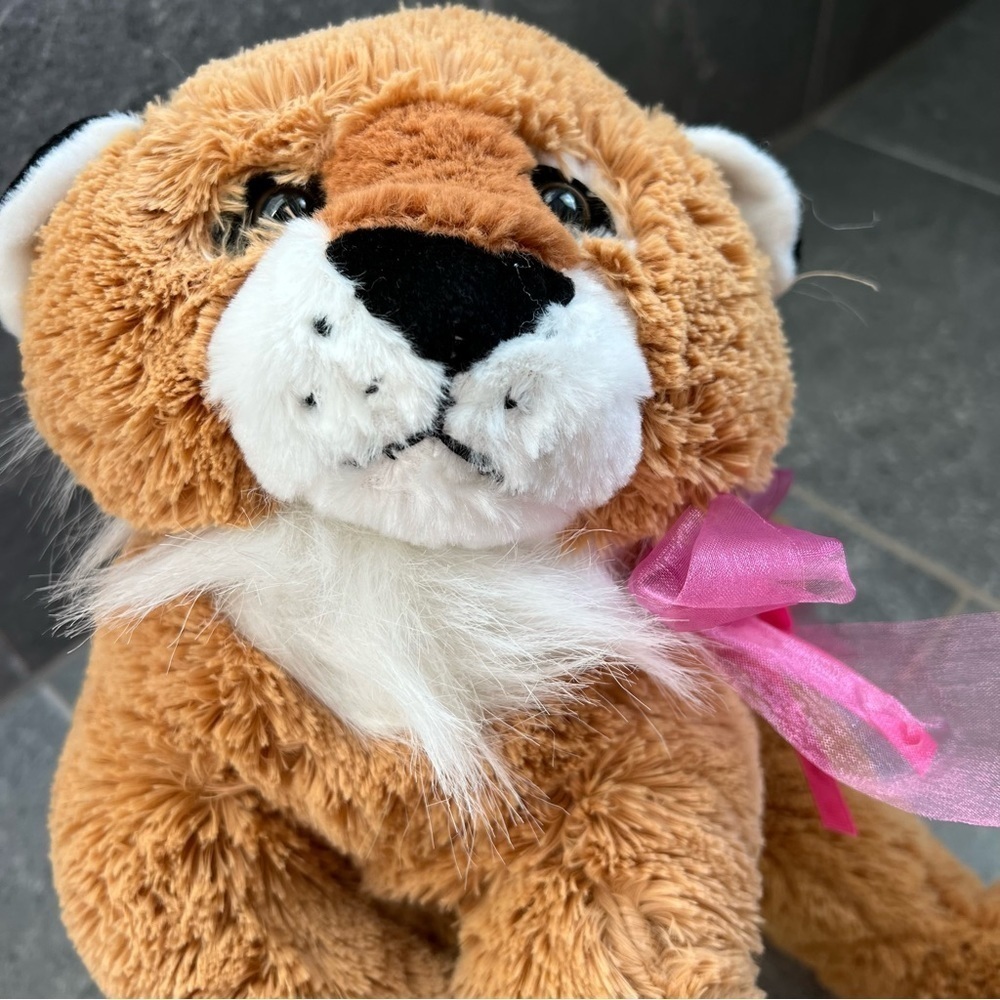 Hug and Luv Plush Lion 15" tall Valentines very soft stuffed animal‎ plush toy
